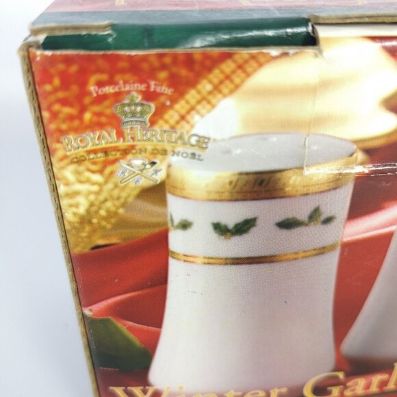Vtg Royal Heritage Collection Winter Garland Christmas Salt & Pepper Shakers - Picture 6 of 6
